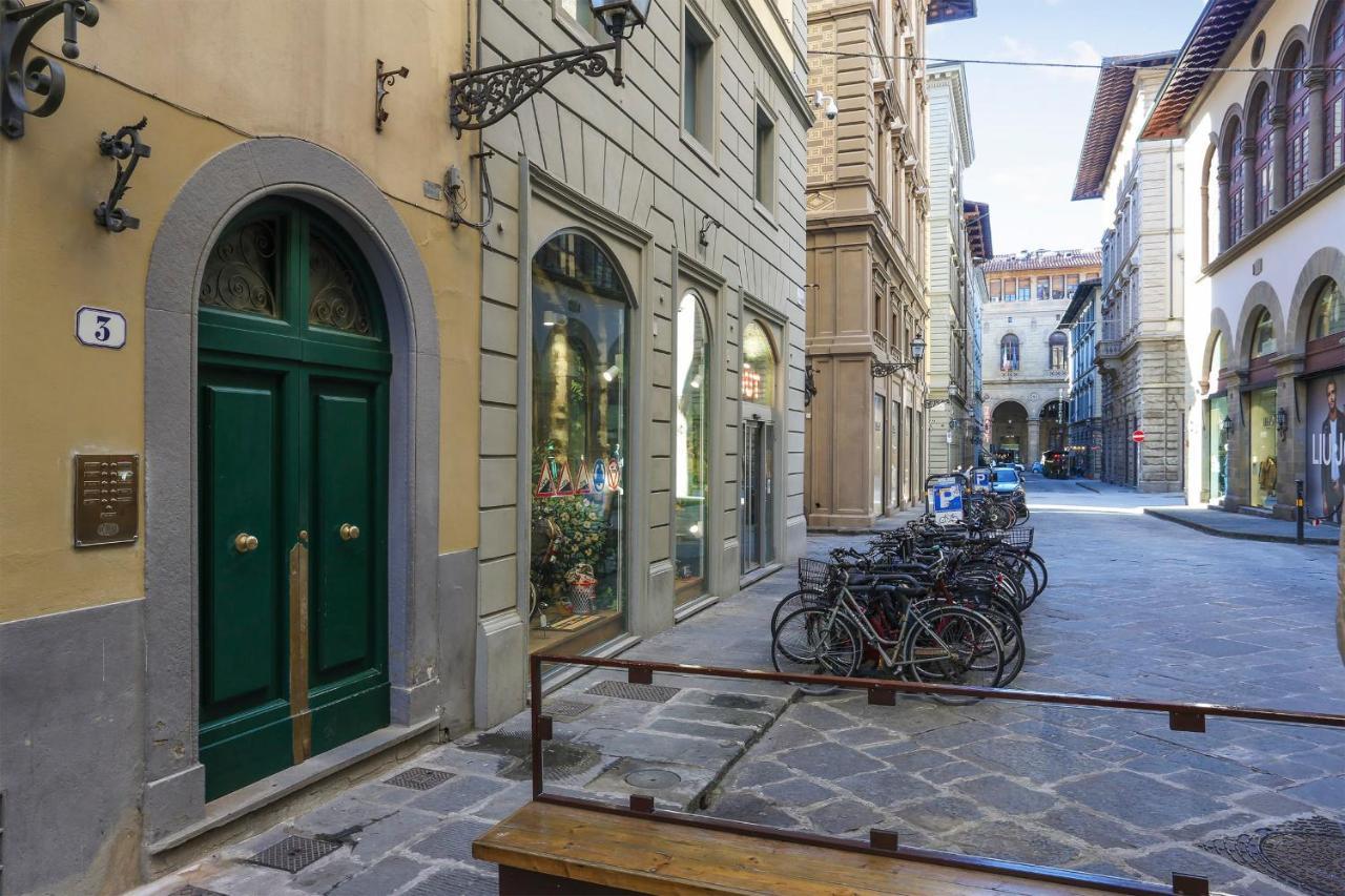 Palazzo Vecchio Penthouse - Hosted By Sweetstay Florencia Exterior foto